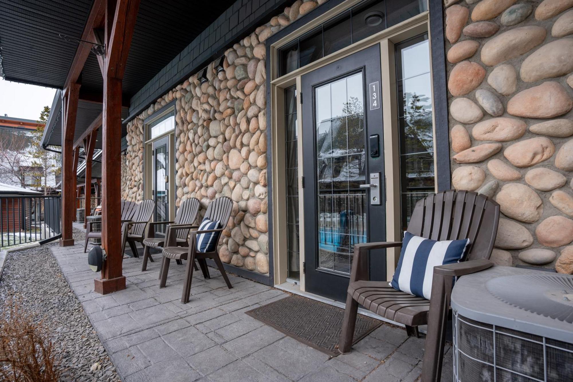 Grotto Canyon Chalet Apartment Canmore Luaran gambar